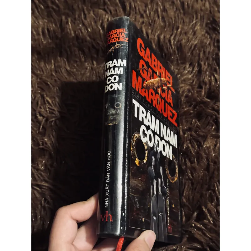 Trăm năm cô đơn 996358