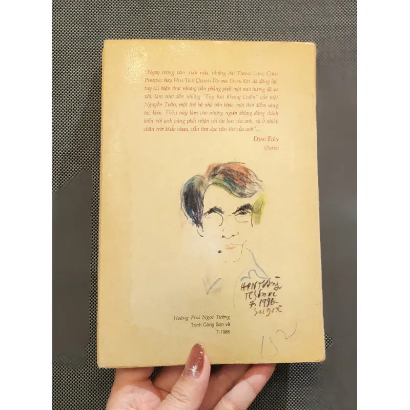 Hoàng Phủ Ngọc Tường: HOA TRÁI QUANH TÔI 706315