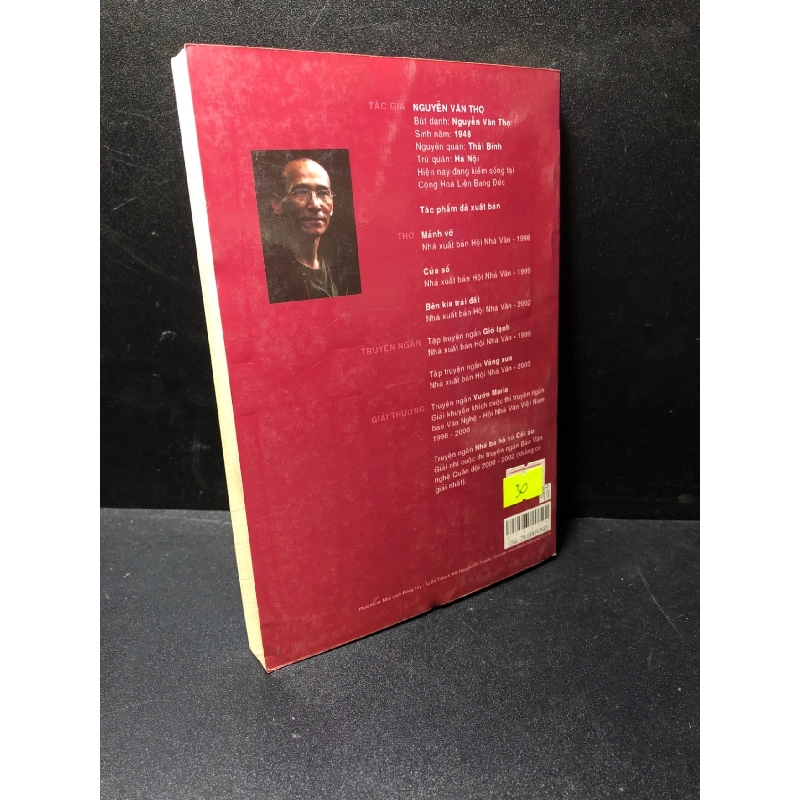 Vàng xưa Nguyễn Văn Thọ năm 2004 mới 80% ố có chữ ký đầu sách HCM1611 912743