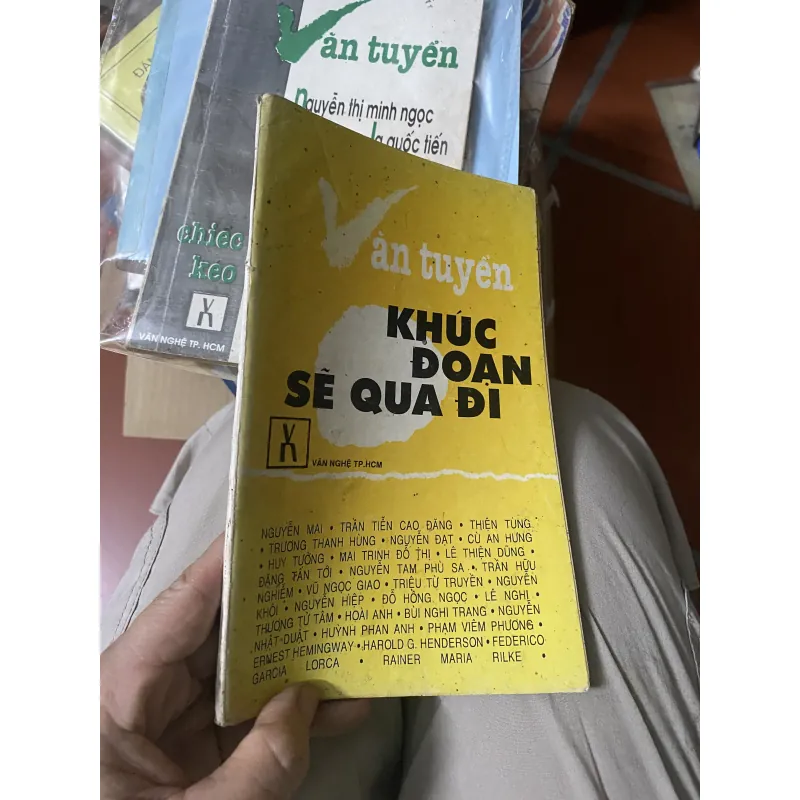 Văn tuyển: Khúc đoạn sẽ qua đi 1046013
