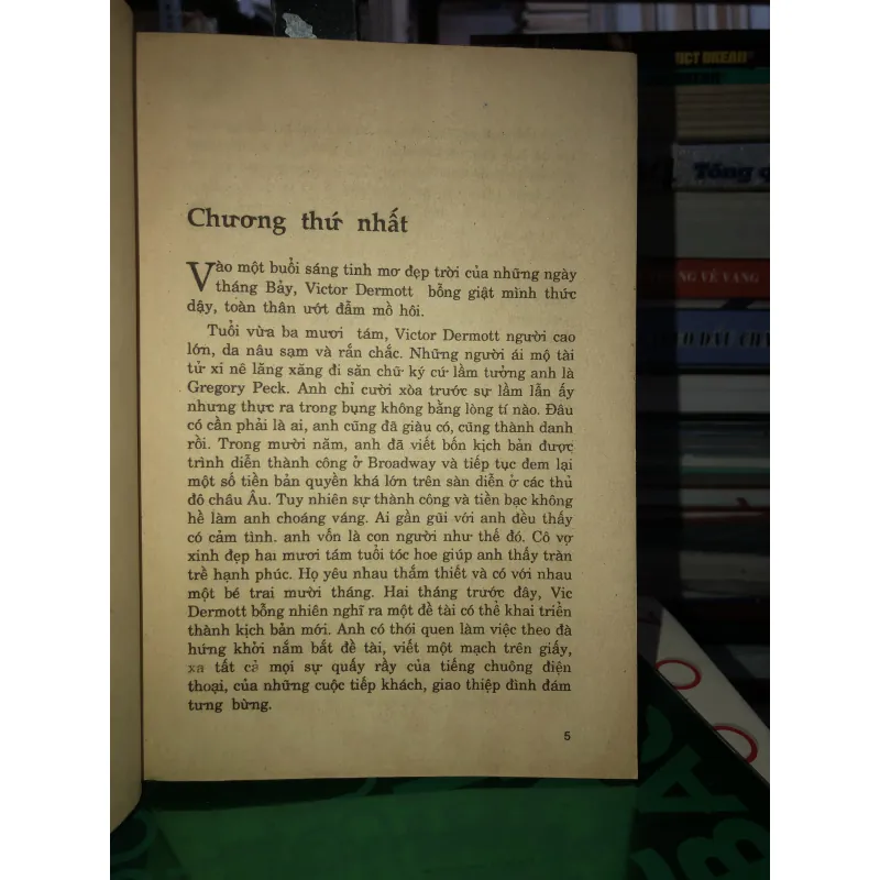 Tiền mất tật mang - James Hadley Chase 786034