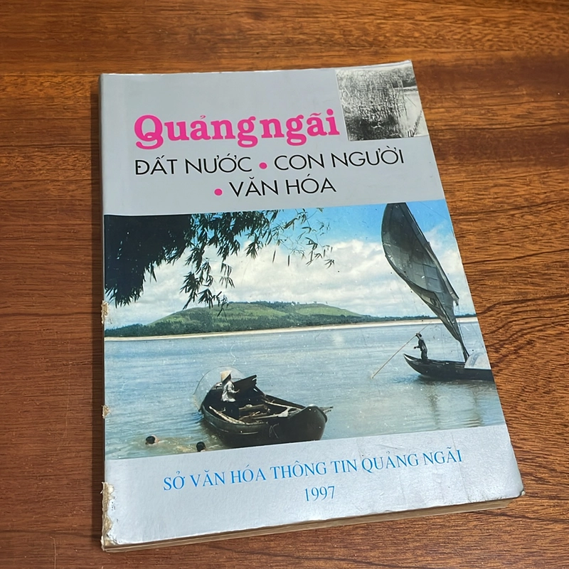 II Sách Địa Phương: Quảng Ngãi _ Đất Nước, Con Người, Văn Hoá - 1997 507630