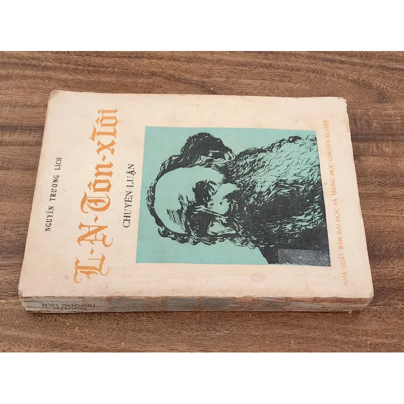 Chuyên luận Lev Tolstoy (PGS Nguyễn Trương Lịch) - 422 trang 735449