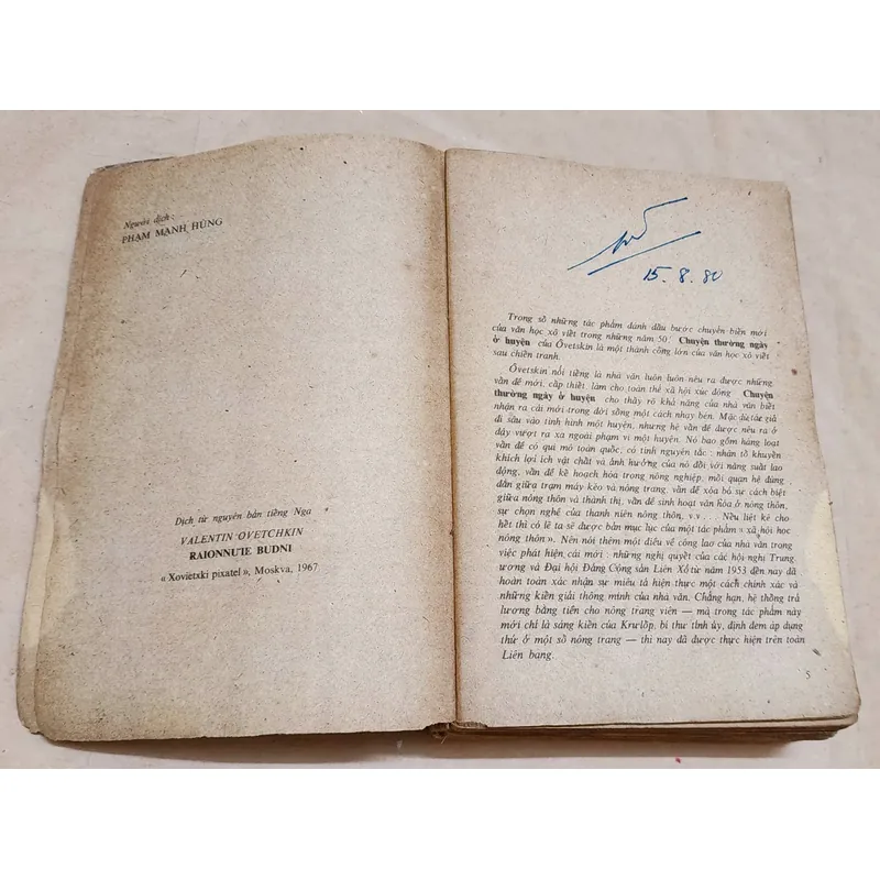 Truyện ký CHUYỆN THƯỜNG NGÀY Ở HUYỆN (Valenlin Ovechkin 731438