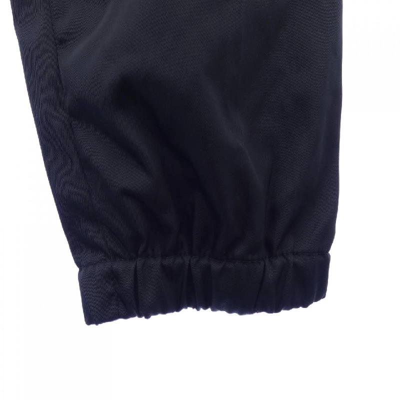 Quần Prada PRADA logo tam giác RE-NYLON 22H844 S211 1WQ8 647181