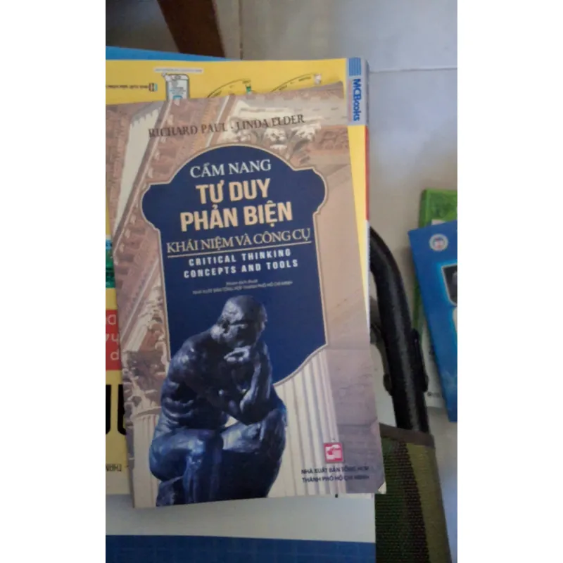 cẩm nang tư duy phản biện 711759