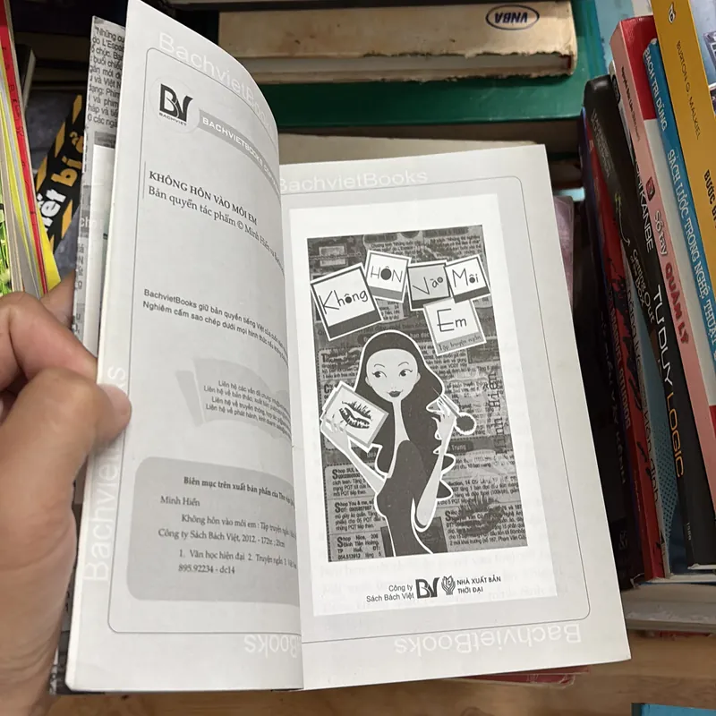 II Tập Truyện Ngắn: Không Hôn Vào Môi Em - Minh Hiền - 2012 698008