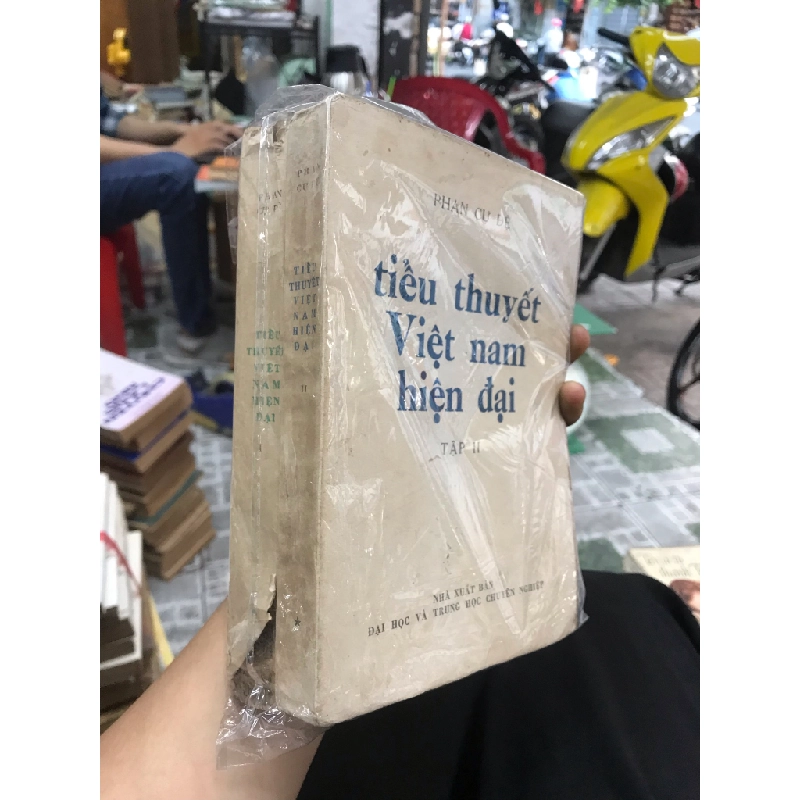 Tiểu thuyết Việt Nam hiện đại - Phan Cự Đệ ( 2 cuốn) 124145