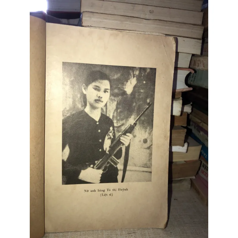 Những nữ anh hùng miền Nam  994528