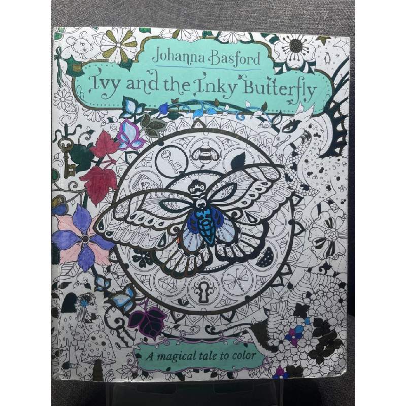 Ivy and the inky butterfly mới 70% đã tô màu khoảng 10 trang truyện ngoại văn và tô màu tranh Johanna Basford HPB1605 SÁCH NGOẠI VĂN 351235