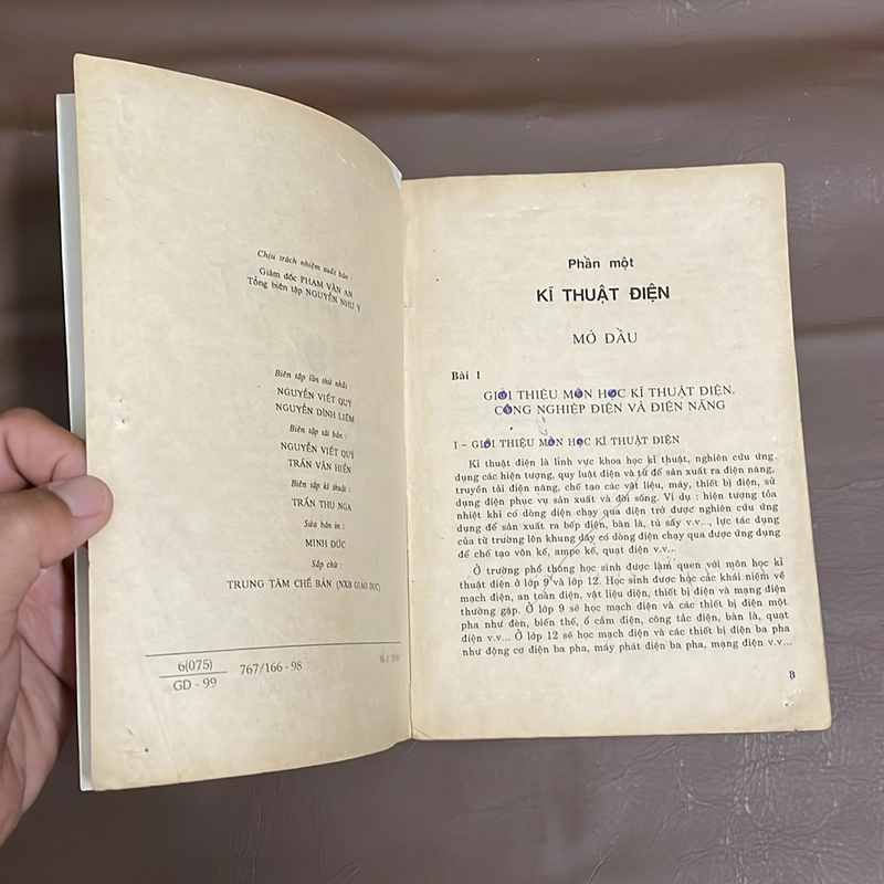[Sách Xưa] - II Sách Kỹ Thuật: Kỹ Thuật 9 _ Kỹ Thuật Điện, Cơ Khí Nông Nghiệp - 1999 521948