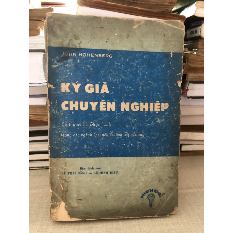 Ký Giả Chuyên Nghiệp  972147