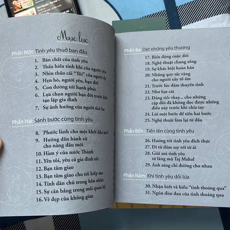 Bộ sách yêu thương của V. Vajiramedhi: Giận để thương + Chậm lại để tỏ tường + Yêu để hiểu 574388