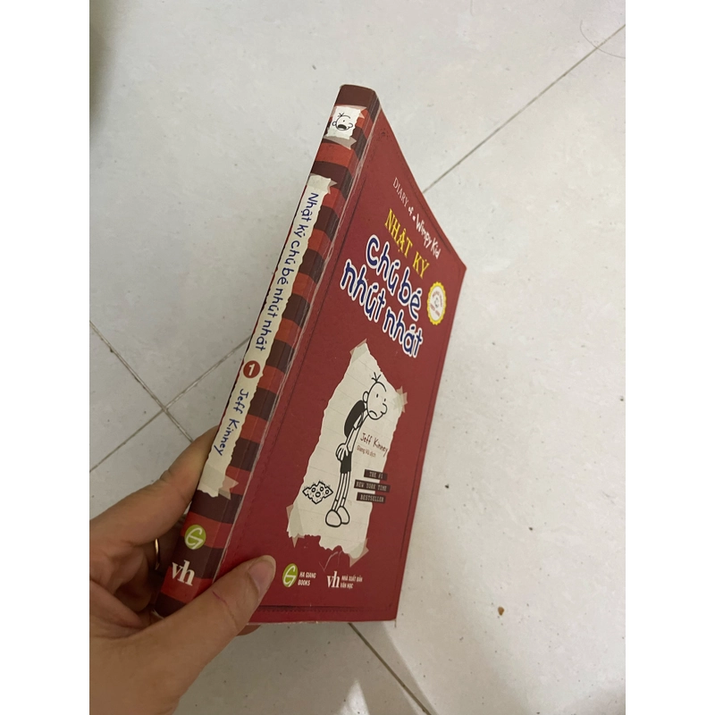 Chú bé nhút nhát bản tiếng Anh  398150