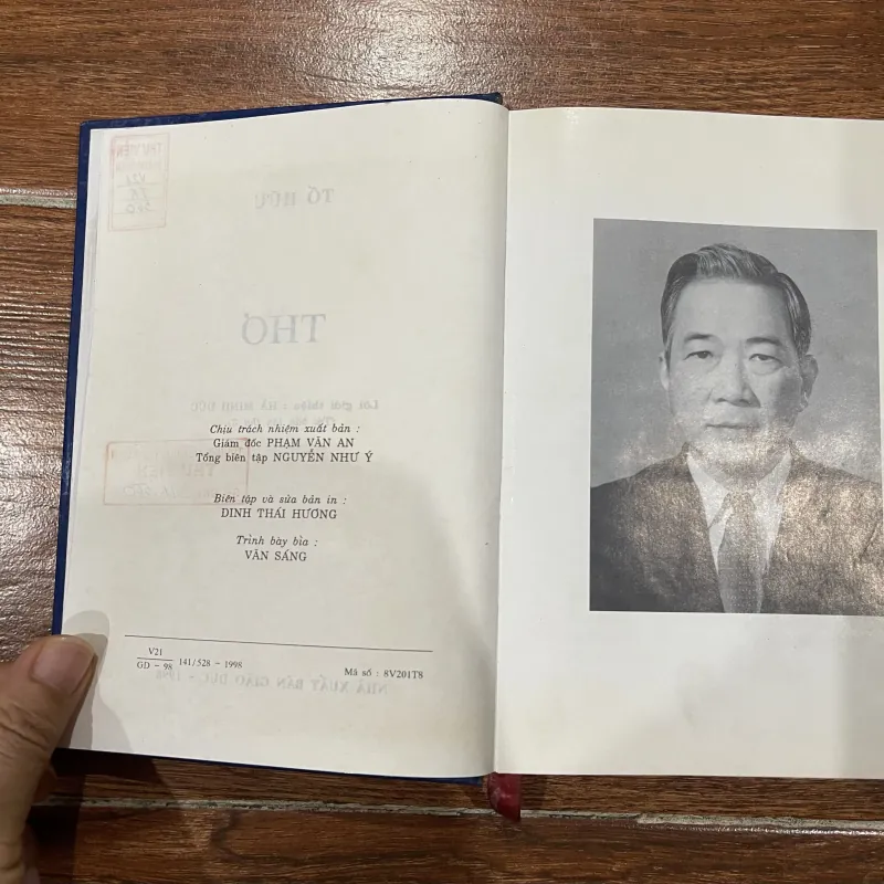 Thơ Tố Hữu (10) 1003440