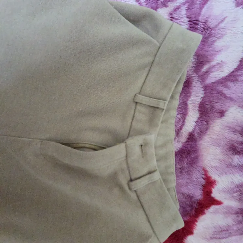 Quần bêggi dạ cạp trun sau ghi vàng hơi sang tông sậm 740031