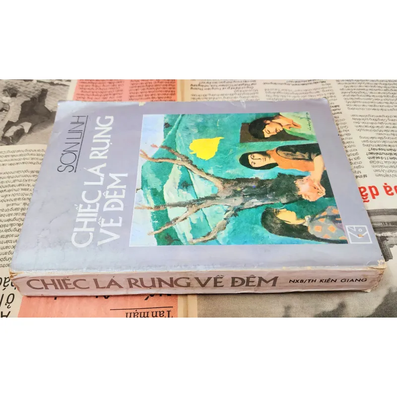 Tiểu thuyết CHIẾC LÁ RỤNG VỀ ĐÊM (301 trang) - Tác giả: Sơn Linh 993427