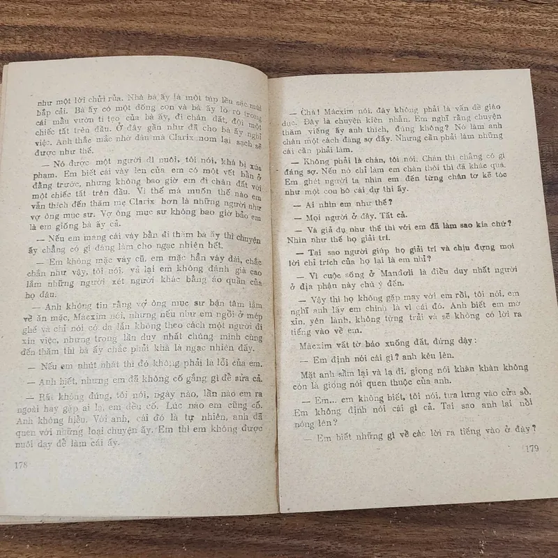Tiểu thuyết Gothic Anh: REBECCA (Daphne du Maurier) 732909