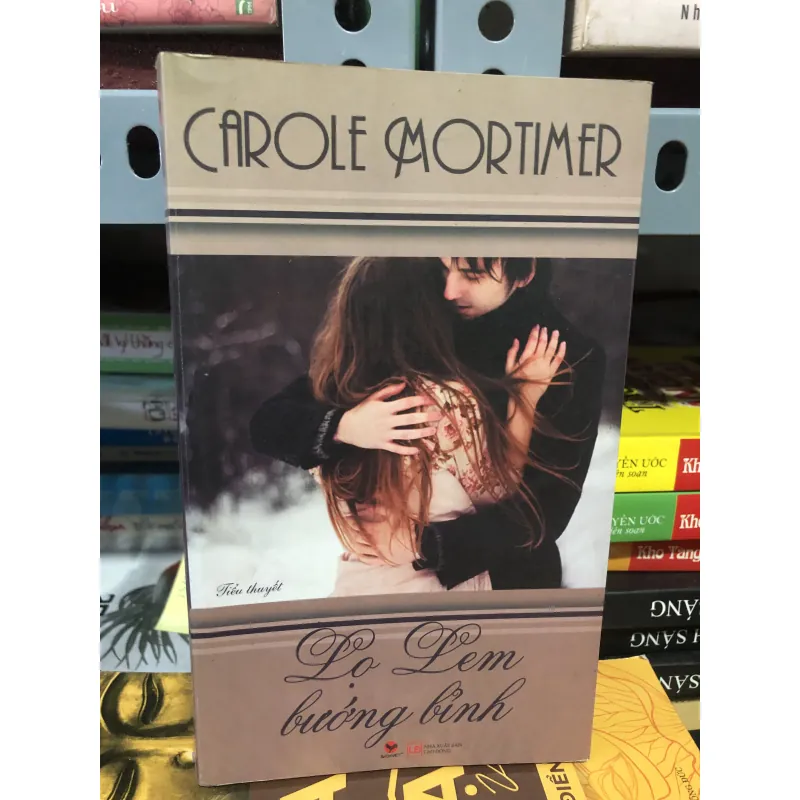 Tiểu thuyết Lọ Lem bướng bỉnh 990568