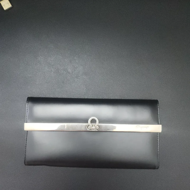 Ví da Salvatore Ferragamo  689618