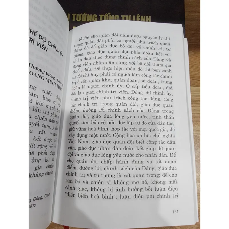 Người chính ủy 572759