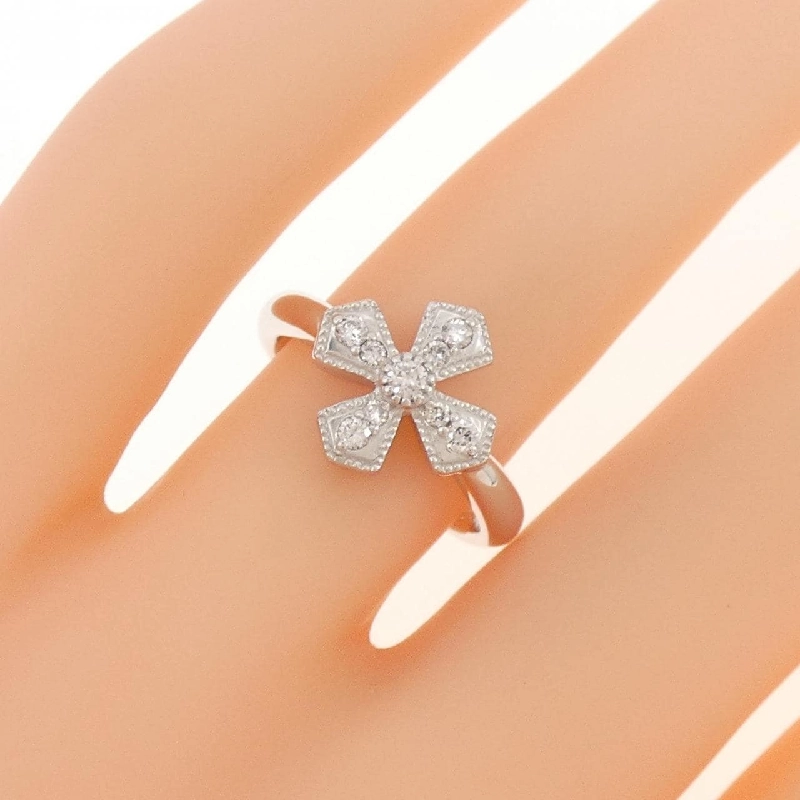 Nhẫn kim cương K18WG 0.15CT 670137