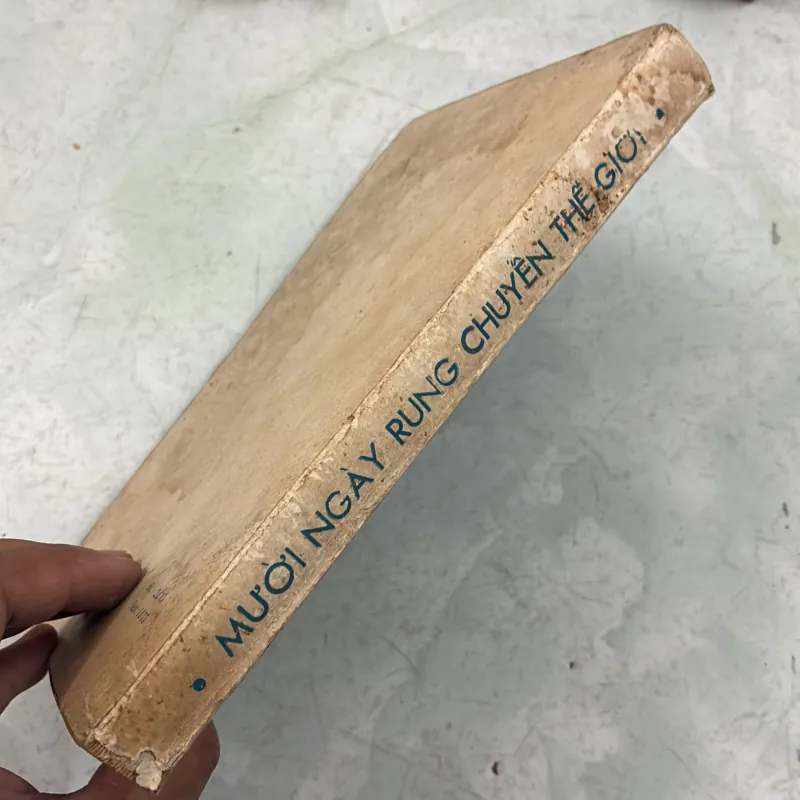 Mười ngày rung chuyển thế giới - 1977s 1019258