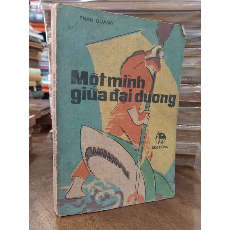 MỘT MÌNH GIỮA ĐẠI DƯƠNG - PHAN QUANG 147979