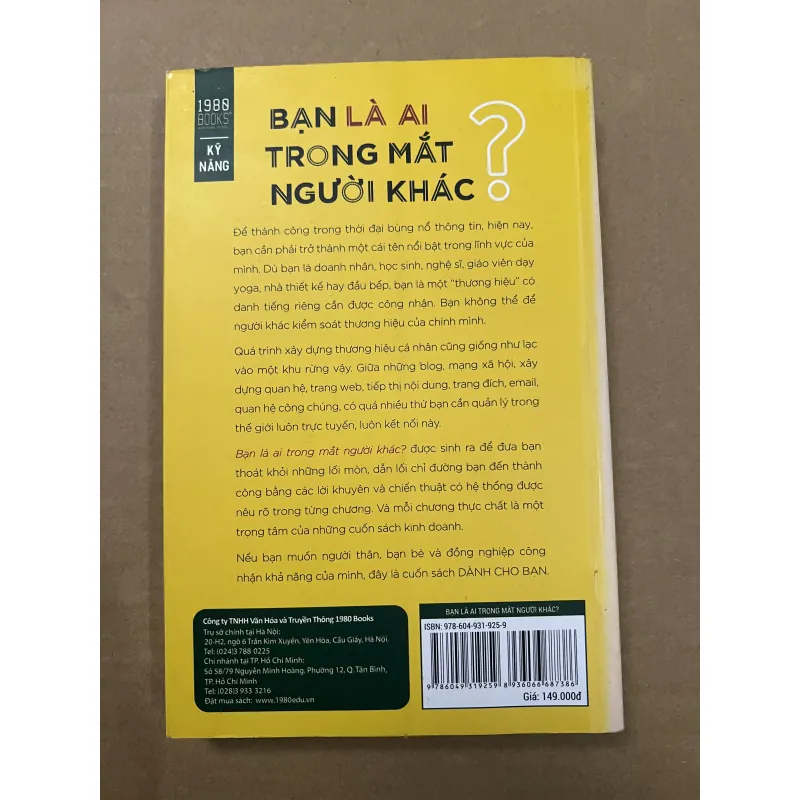 Bạn Là Ai Trong Mắt Người Khách 999188