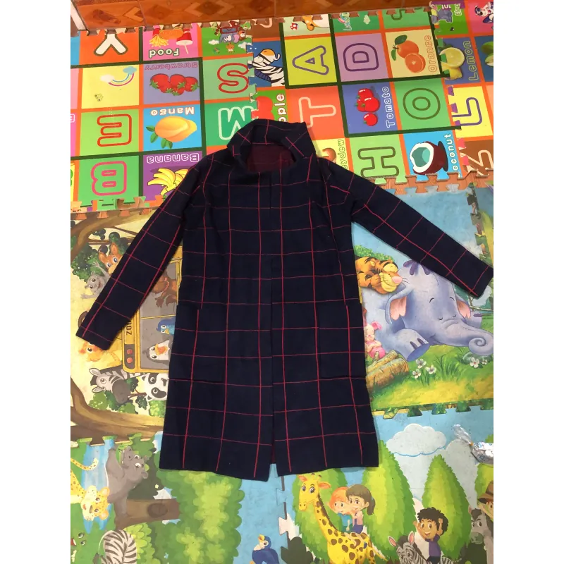 Áo khoác thời trang nữ màu đỏ và đen kẻ ô size M 791042