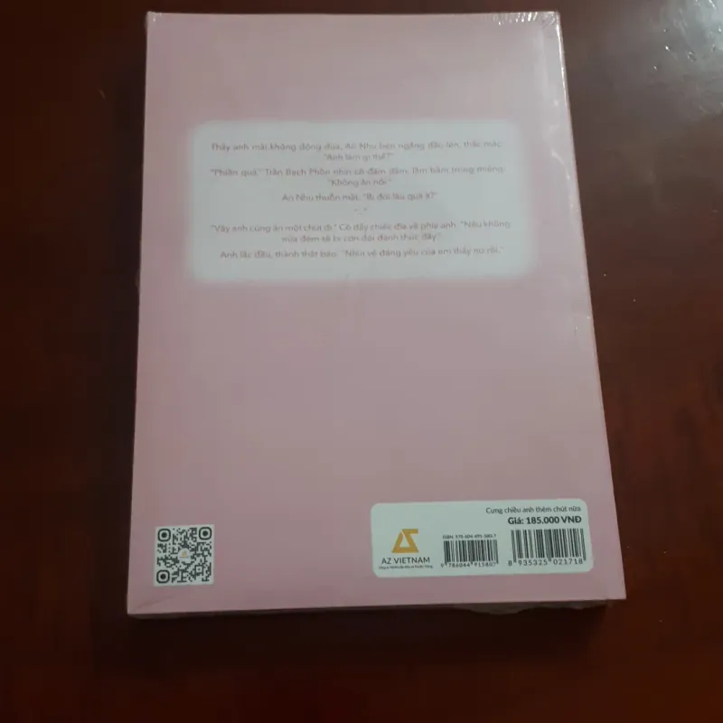 Sách - Cưng Chiều Anh Thêm Chút Nữa + poster Bên Nhau trọn đời + 4 bookmark + móc khóa  934241