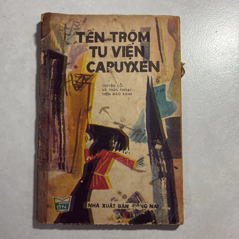 Tên trộm tu viện Capyxen 738955