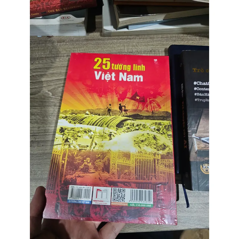 25 tướng lĩnh Việt Nam (mới 100%)
105k (bìa 150k) 996788