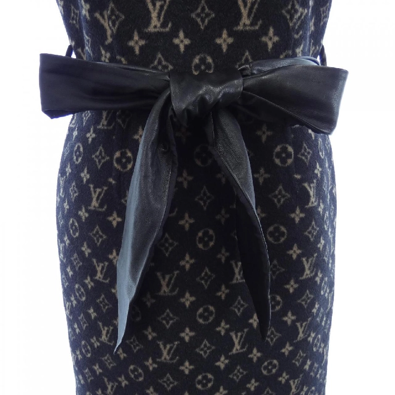 Đầm LOUIS VUITTON FKDR15QS3 647452