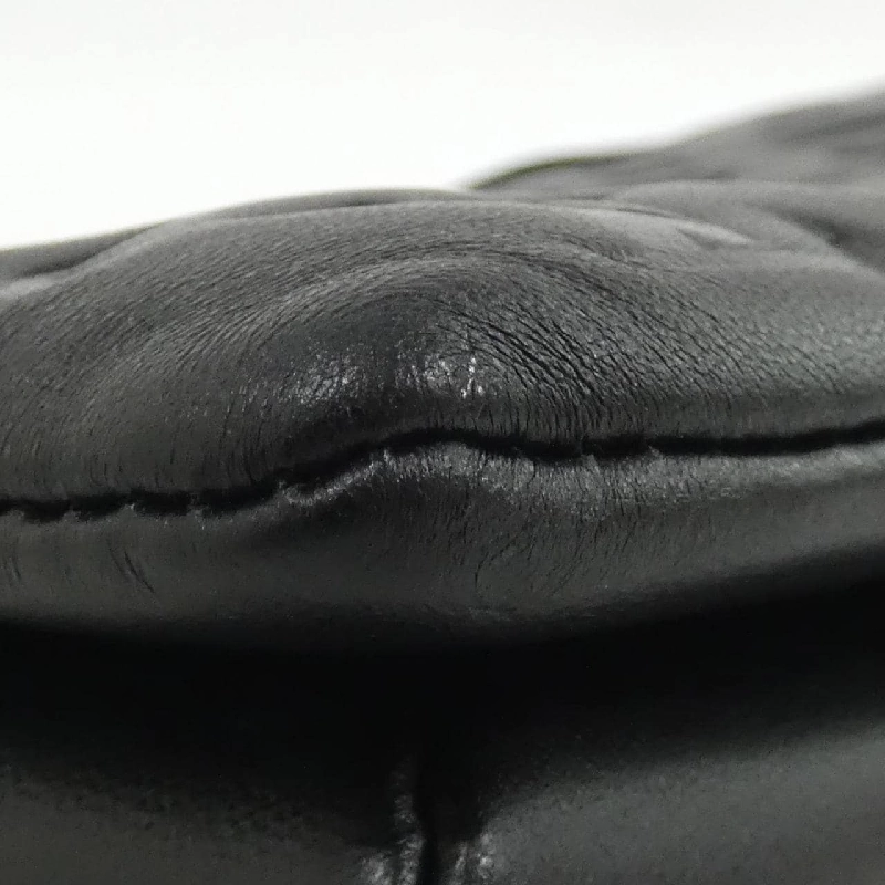 Túi đeo vai Louis Vuitton Coussin MM M23057 608820