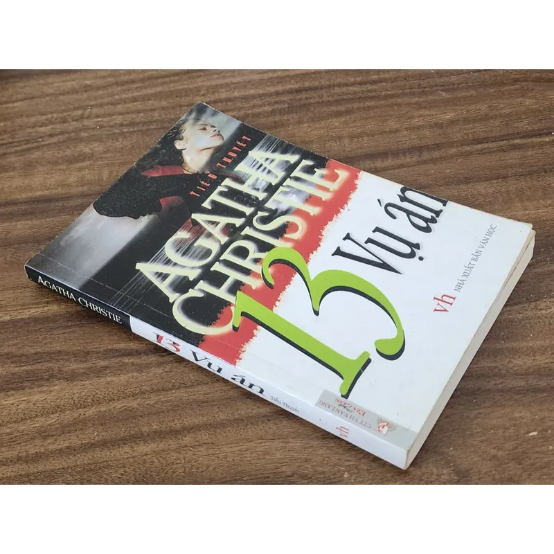 Truyện ngắn trinh thám của nữ nhà văn Agatha Christie: 13 VỤ ÁN (251 Trang) 717889