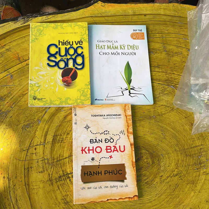 COMBO BẢN ĐỒ KHO BÁU HẠNH PHÚC- HIỂU VỀ CUỘC SỐNG- GIÁO DỤC LÀ HẠT MẦM KỲ DIỆU CHO MỖI NG 735785