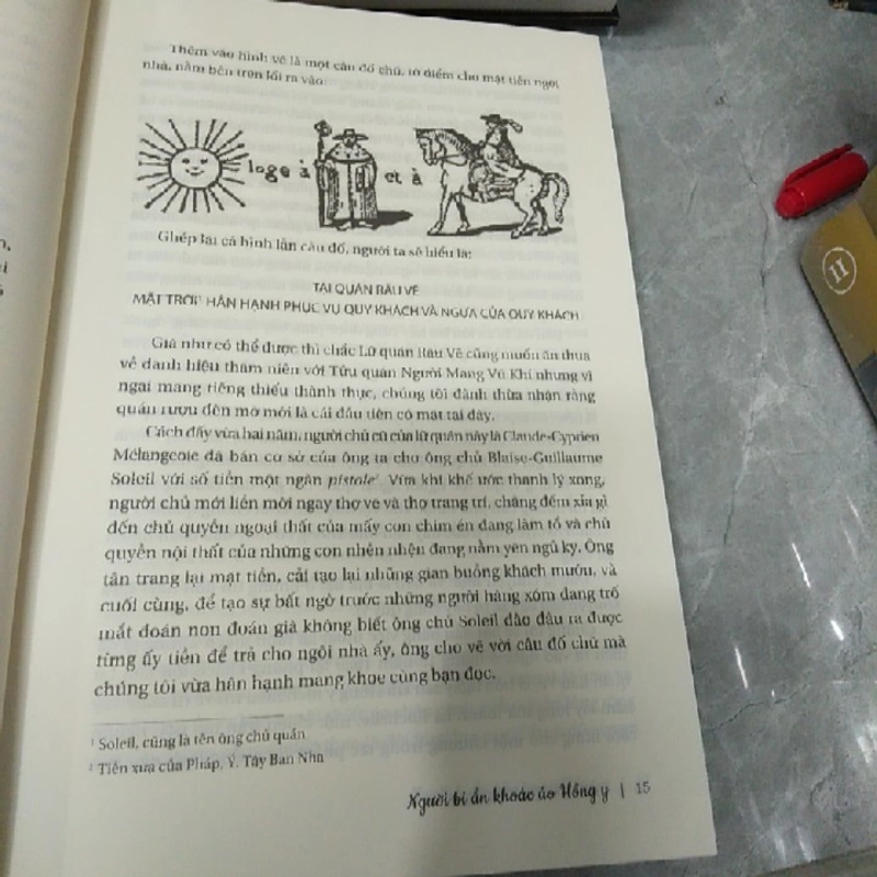 NGƯỜI BÍ ẨN KHOÁC ÁO HỒNG Y 271709