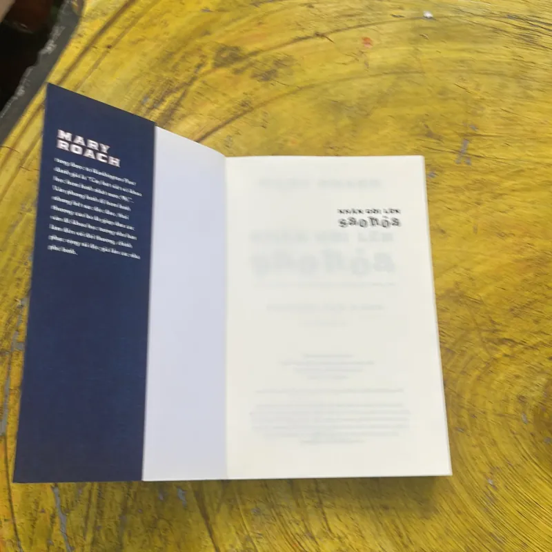 KHĂN GÓI LÊN SAO HOẢ - MARY ROACH 779086