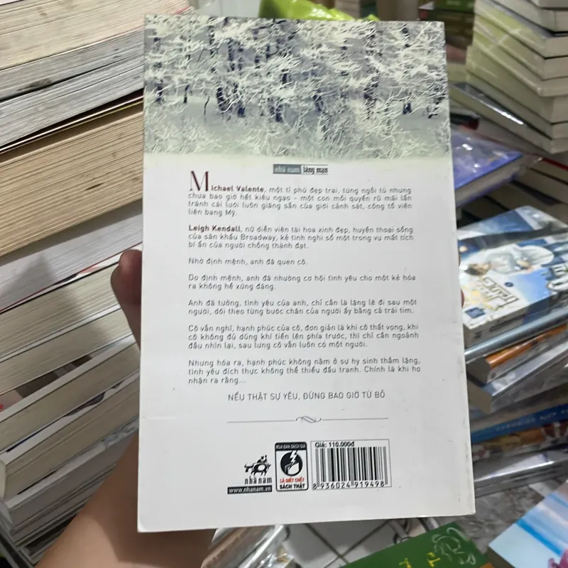 (tiểu thuyết lãng mạn) - Ai đó dõi theo em - Judith McNaught 1004406