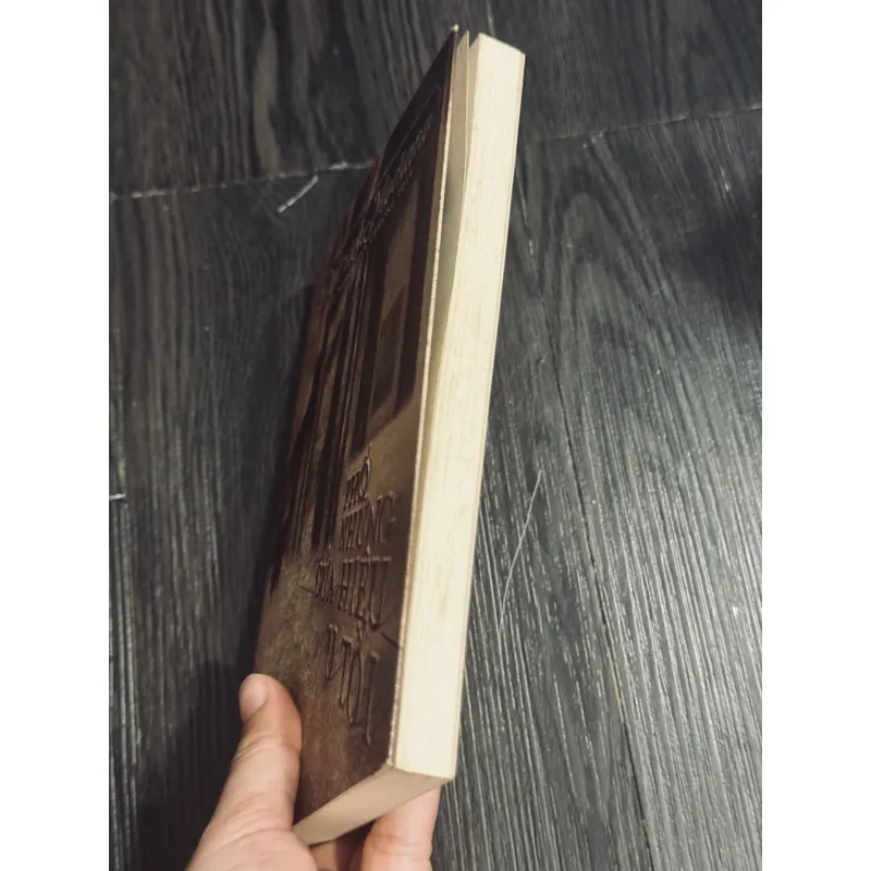 Phố cửa hiệu u tối 604186