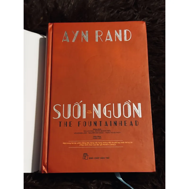 Suối nguồn (bìa cứng) 780365