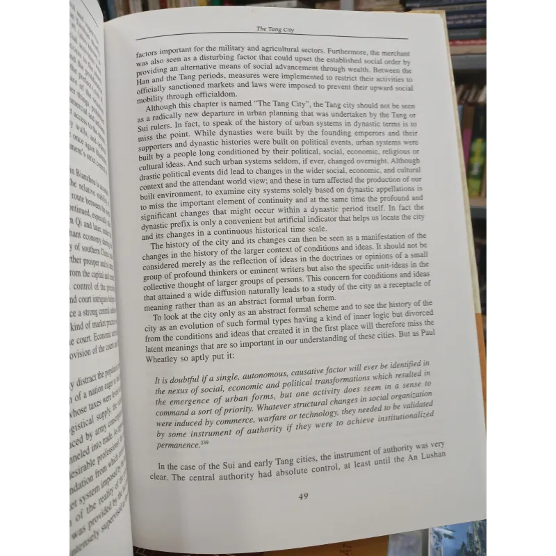 CITIES OF ARISTOCRATS AND BUREAUCRATS: THE DEVELOPMENT OF MEDIEVAL CHINESE CITYSCAPES 751661