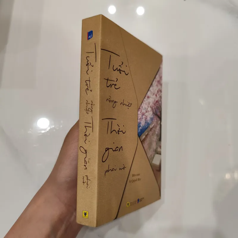 Tuổi trẻ nồng nhiệt thời gian phai mờ 612937