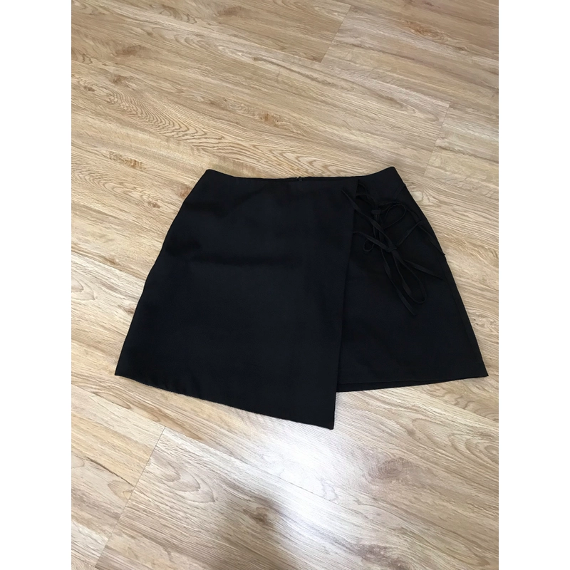 Chân váy chữ A ngắn màu đen size M 493363