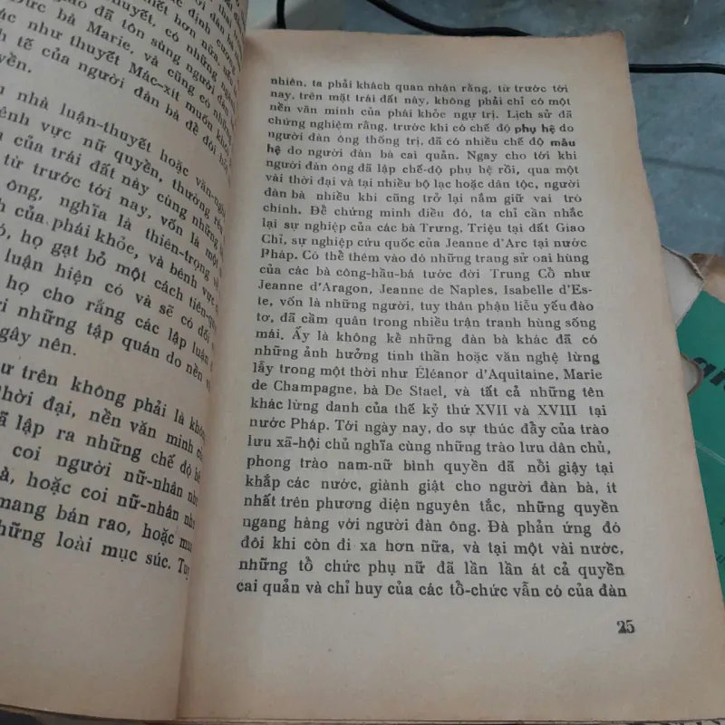 LUYẾN ÁI QUAN - NGHIÊM XUÂN HỒNG 748345