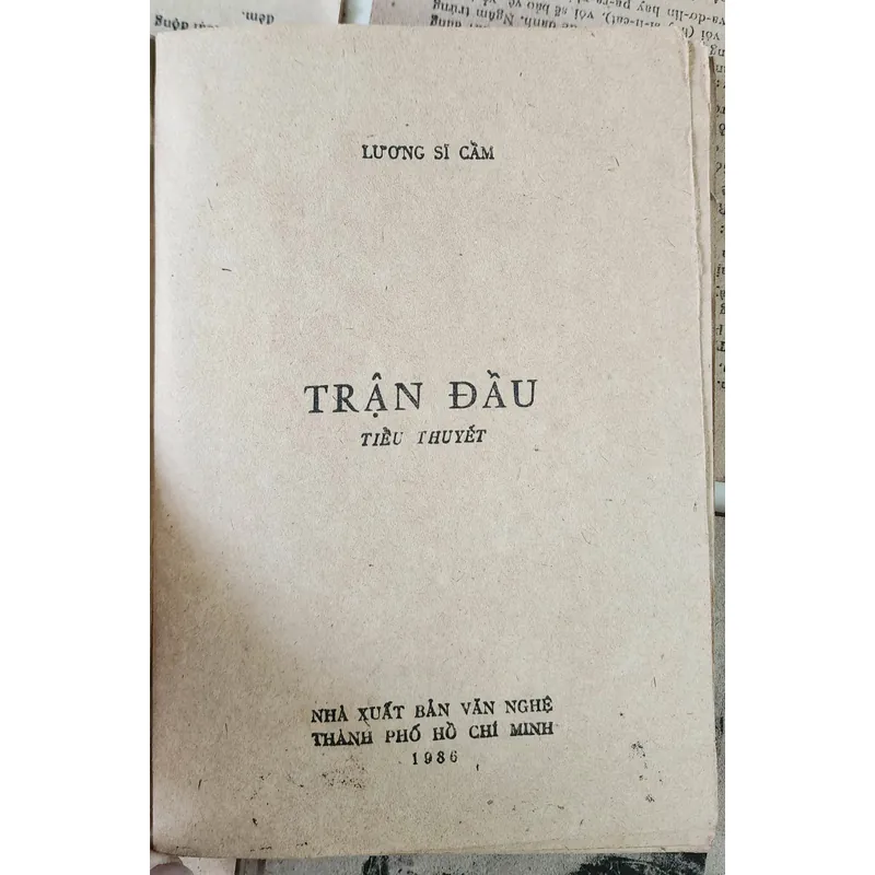 Lương Sĩ Cầm, nhà văn Công an - tác phẩm TRẬN ĐẦU 708037