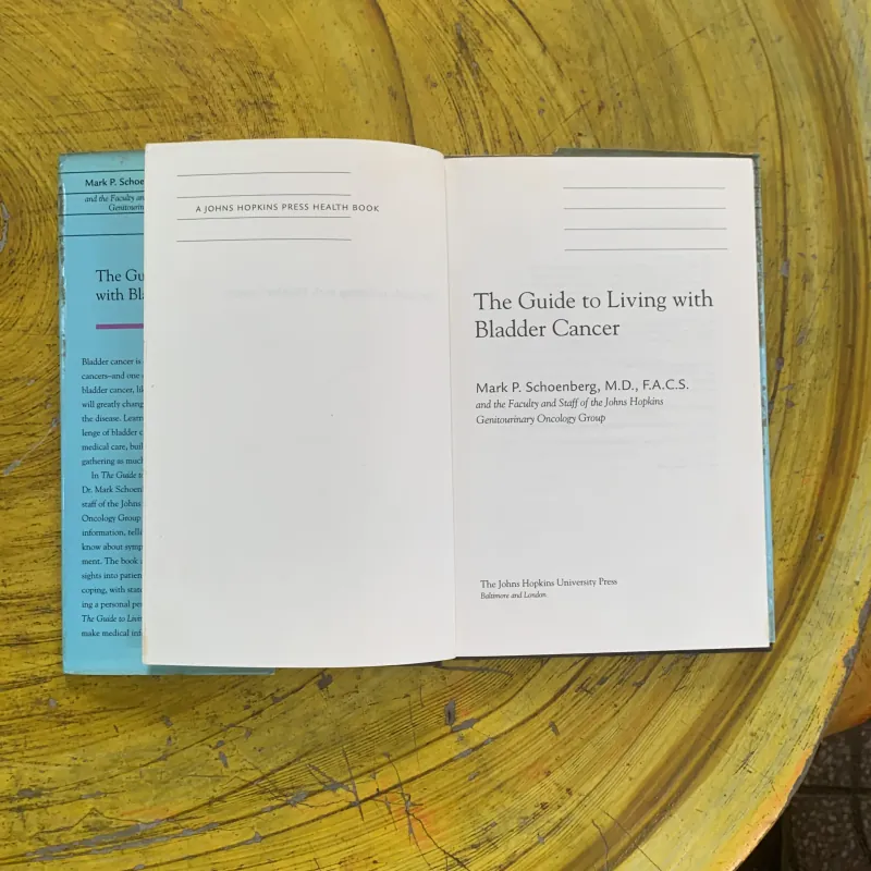 THE GUIDE TO LIVING WITH BLADDER CANCER 1022727