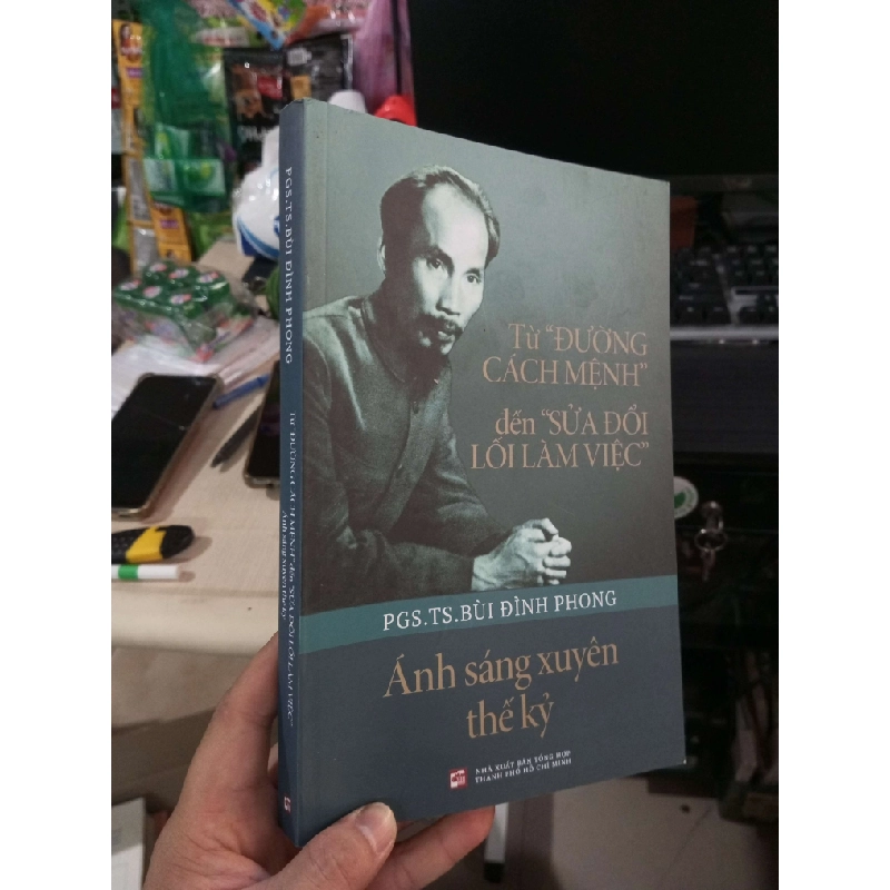 Ánh Sáng Xuyên Thế Kỷ - Bùi Đình Phong 2022 Lịch sử Việt Nam HCM1004 1007965