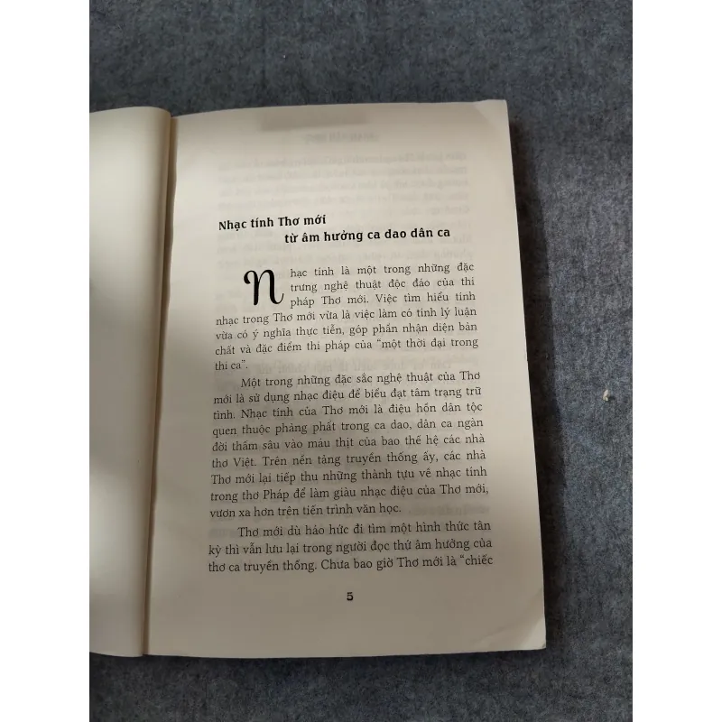 PHÍA SAU CON CHỮ 720733